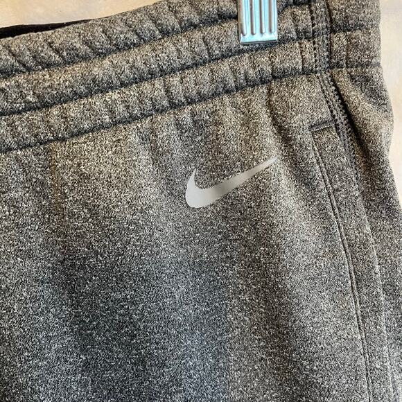 Nike Dri fit gray sweatpants size M preowned excellent condition - Picture 2 of 5